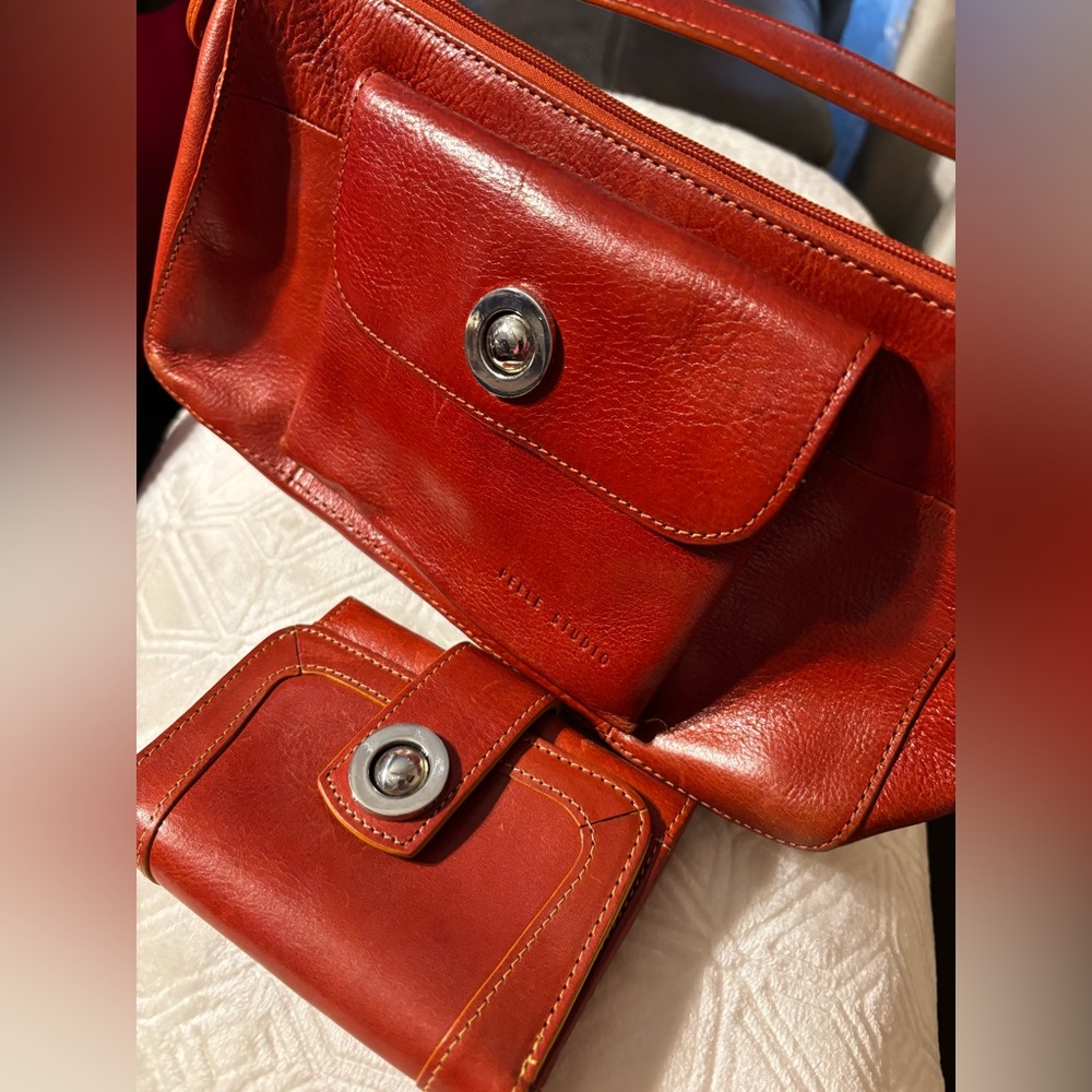 Wilsons Leather Red/Orange Shoulder Bag with Wallet - Picture 14 of 15